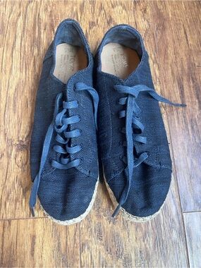 TOMS Navy Blue Canvas Espadrille Sneakers
